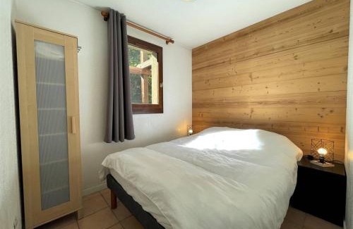 Briancon Apartment | Spacieux T3 à Briançon - 6 pers, 2 balcons, parking, proche télécabine et commerces - FR-1-330C-134