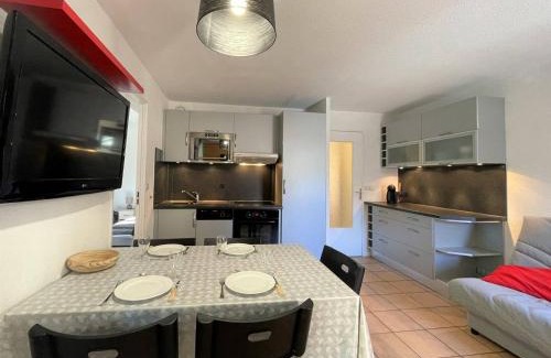 Briancon Apartment | Spacieux T3 à Briançon - 6 pers, 2 balcons, parking, proche télécabine et commerces - FR-1-330C-134
