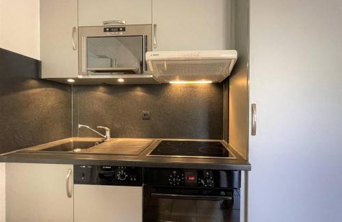 Briancon Apartment | Spacieux T3 à Briançon - 6 pers, 2 balcons, parking, proche télécabine et commerces - FR-1-330C-134