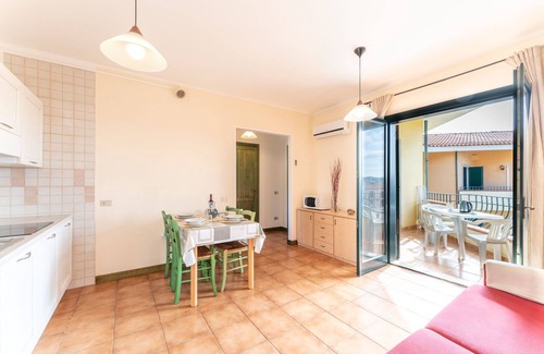 Santa Teresa di Gallura Apartment | Spacious apartment near Beach & Pool