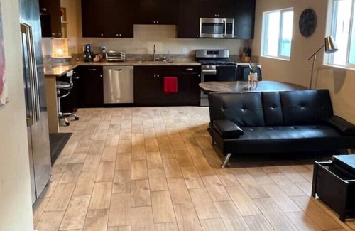 View Park-Windsor Hills House | Spacious and Cozy Casita near LAX-SoFi-USC