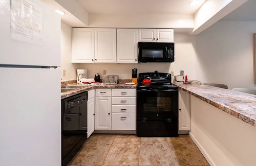 French Lick Villa | Spacious 1 BDR Suite | Kitchen | Indoor Pool | Free Parking | Near Golf Courses