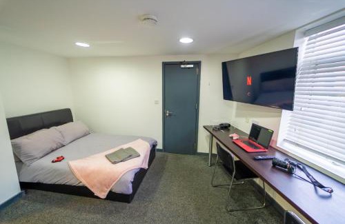 Selly Oak Apartment | Spacious 1-Bed Studio in Birmingham