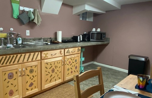 Alameda Apartment | Spacious 1 Bedroom Apt in Alberta/Alameda Neighborhood