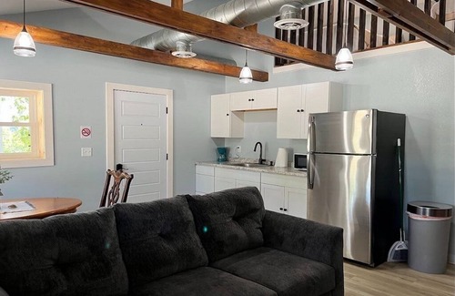 Lebanon Cabin | Spacious 1-bedroom with Loft Located 3 miles from Bennett Springs State Park
