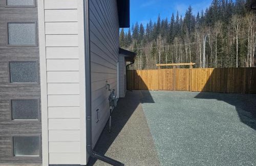 Prince George Apartment | Spacious 1 BRD Basement Suite