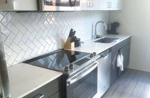 Hollywood District Apartment | Spacious 1B w/Patio