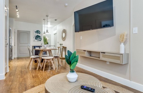 Frisco Apartment | Spacious 1B w/Pool Near Legacy West Frisco