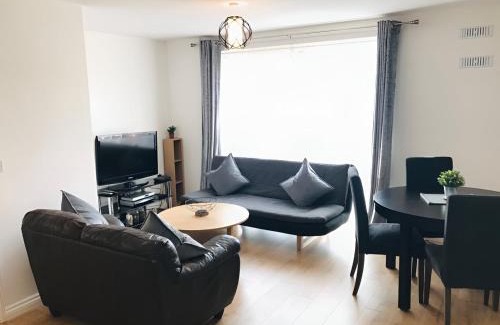 Cambridge Apartment | Spacious 2-Bed Flat in CB2