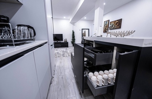 West Vancouver House | Spacious 2-Bedroom Basement Suite – Perfect for Families!