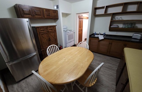 Corry House | Spacious 2 bedroom, 2 bath home, sleeps 10 guests