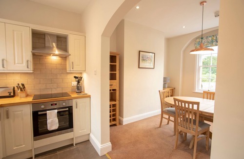 Carlisle Apartment | Spacious 2 Bedroom Apartment Surrounded with 36 Acres of Parkland