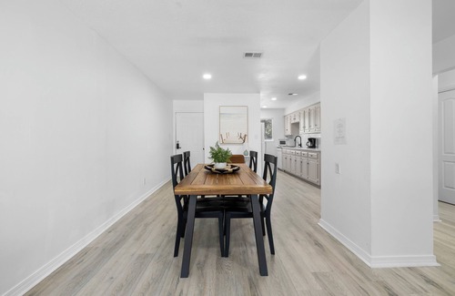 Fairhope House | Spacious 2 bedroom cottage; KING BED; fenced yard