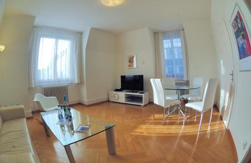 District 2 Apartment | Spacious 2-bedroom near lake - Stardust 32