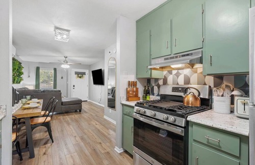 Northeast Pensacola House | Spacious 2 bedroom townhouse completely remodeled with all the amenities