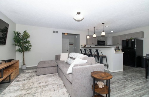 Bloomington House | Spacious 2-bedroom townhome in welcoming Bloomington loaded with amenities!