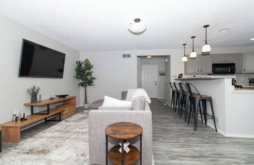Bloomington House | Spacious 2-bedroom townhome in welcoming Bloomington loaded with amenities!