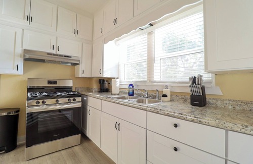 Roosevelt Apartment | Spacious 2 BR/2 BA downstairs apartment- Perfect for Families or Groups.