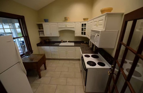 Millersburg House | Spacious 2 BR home, just minutes from Berlin, OH.