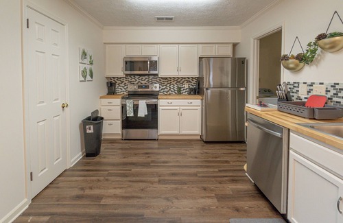 Gunter Afs House | Spacious 2 BR Westminster Wonder w/Porch & Office