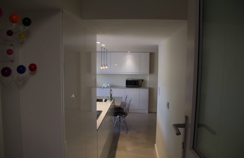 Brondesbury Park Apartment | Spacious 2 double bedroom garden flat in Queens Park, London zone 2