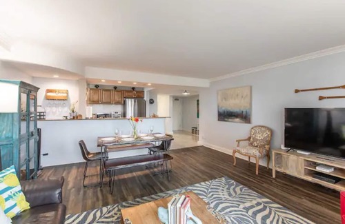 Waikiki Condo | Spacious 2bd/2br with ocean and panoramic views!