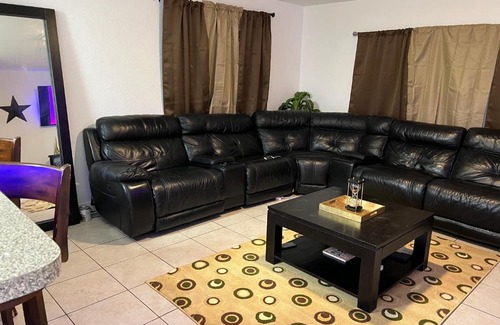 Miramar Villa | Spacious 2bedroom Townhouse Miramar