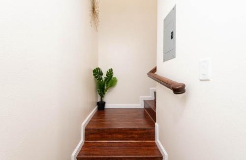 Rossmoyne Apartment | Spacious 2BR/2.5BA + Game Room
