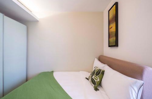 Xujiahui Apartment | Spacious 2BR Apartment Xujiahui Center Close to Metro