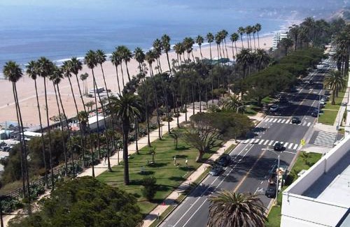 Downtown Apartment | Spacious 2BR Near Santa Monica Beach, Walk Everywhere!