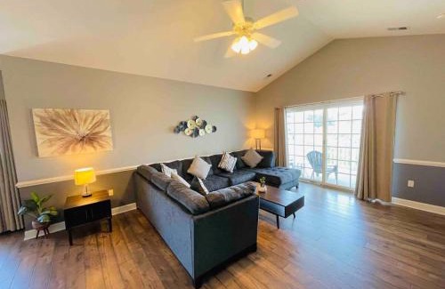 Central Myrtle Beach House | Spacious 3 bdrm condo at Magnolia Point MB