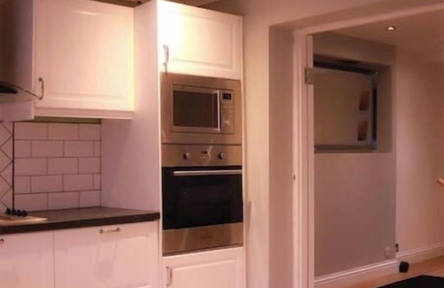 Havering House | Spacious 3-Bed Home with Parking & WiFi in Greater London