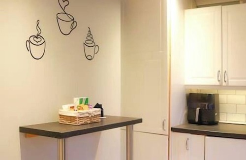 Havering House | Spacious 3-Bed Home with Parking & WiFi in Greater London