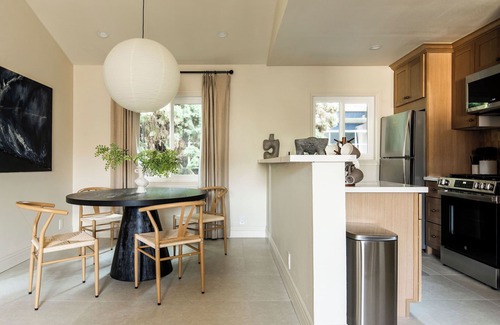 Hawthorne Apartment | Spacious 3-bedroom 2-bathroom apartment, free parking, close to SoFi and LAX