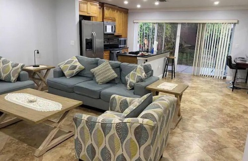 Lake Worth Corridor House | Spacious 3 bedroom 2.5 bath House in lake worth