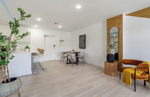 Little Ranches Apartment | Spacious 3-bedroom apartment with AC, fitness room in delightful Hollywood
