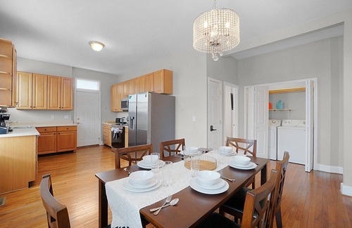 Central West End Apartment | Spacious 3-bedroom apartment with WiFi, AC in charming St. Louis