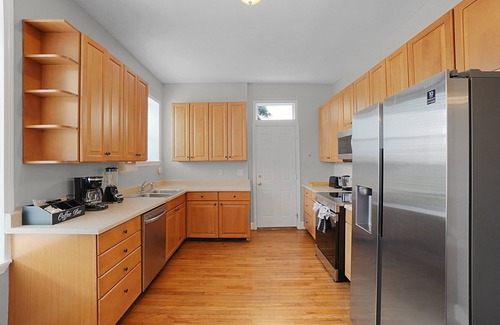 Central West End Apartment | Spacious 3-bedroom apartment with WiFi, AC in charming St. Louis