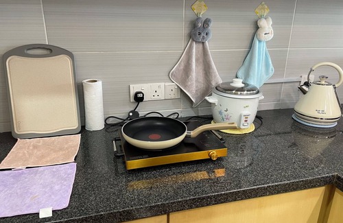 Kuching Apartment | Spacious 3-bedroom apartment with AC, WiFi in charming Kuching