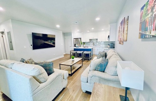 Metairie Apartment | Spacious 3 bedroom Condo 15 Minutes to Downtown