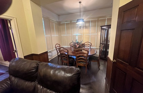 Indianola House | Spacious 3-bedroom estate in charming Indianola with AC, WiFi