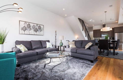 West Colfax House | Spacious 3-Bedroom Townhome - Rooftop Hot Tub with Mountain Views and Garage