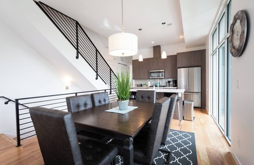 West Colfax House | Spacious 3-Bedroom Townhome - Rooftop Hot Tub with Mountain Views and Garage