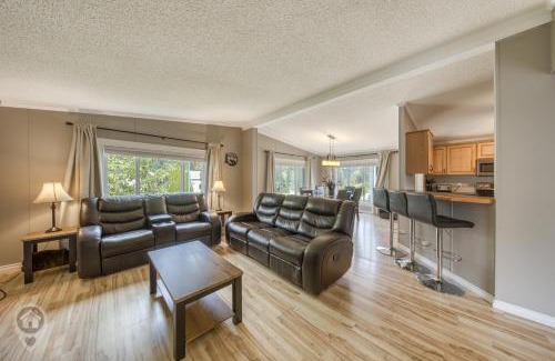 East Kootenay Cabin | Spacious 3-Bedroom Trailer Home in Fernie by StayIn