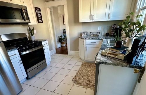Franklin Park House | Spacious 3bd/2ba Home Downtown Area