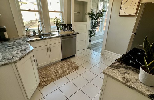 Franklin Park House | Spacious 3bd/2ba Home Downtown Area