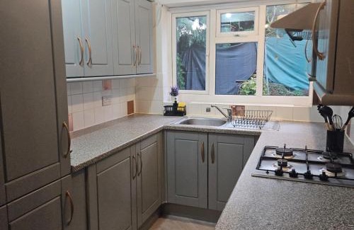 Birmingham House | Spacious 3bed, Sleeps5, Parking