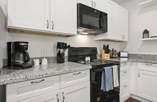 Buffalo Springs House | Spacious 3BR/2BA Lakeside Escape