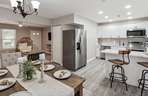 Hanover House | Spacious 3BR/2BA Newly Renovated + Centrally Located, Near BWI