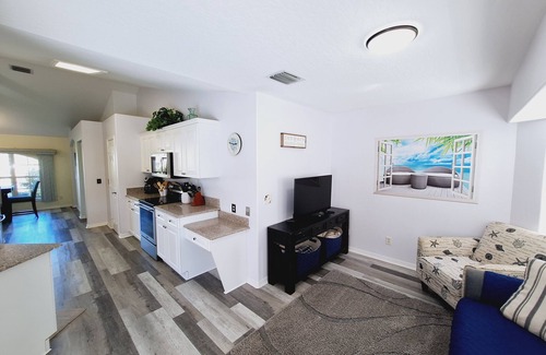 Sebastian Highlands House | Spacious 3Br/2Ba overlooking canal! Waterview Oasis! Heated Pool, Near Beaches!